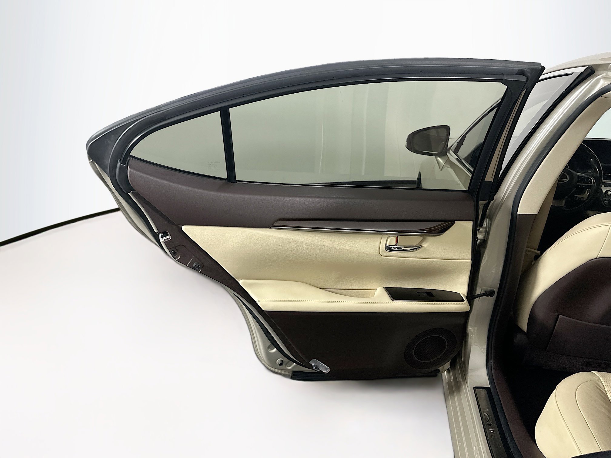 Used 2016 Lexus ES 350 w/ Luxury Package w/Wood Trim FWD image 28