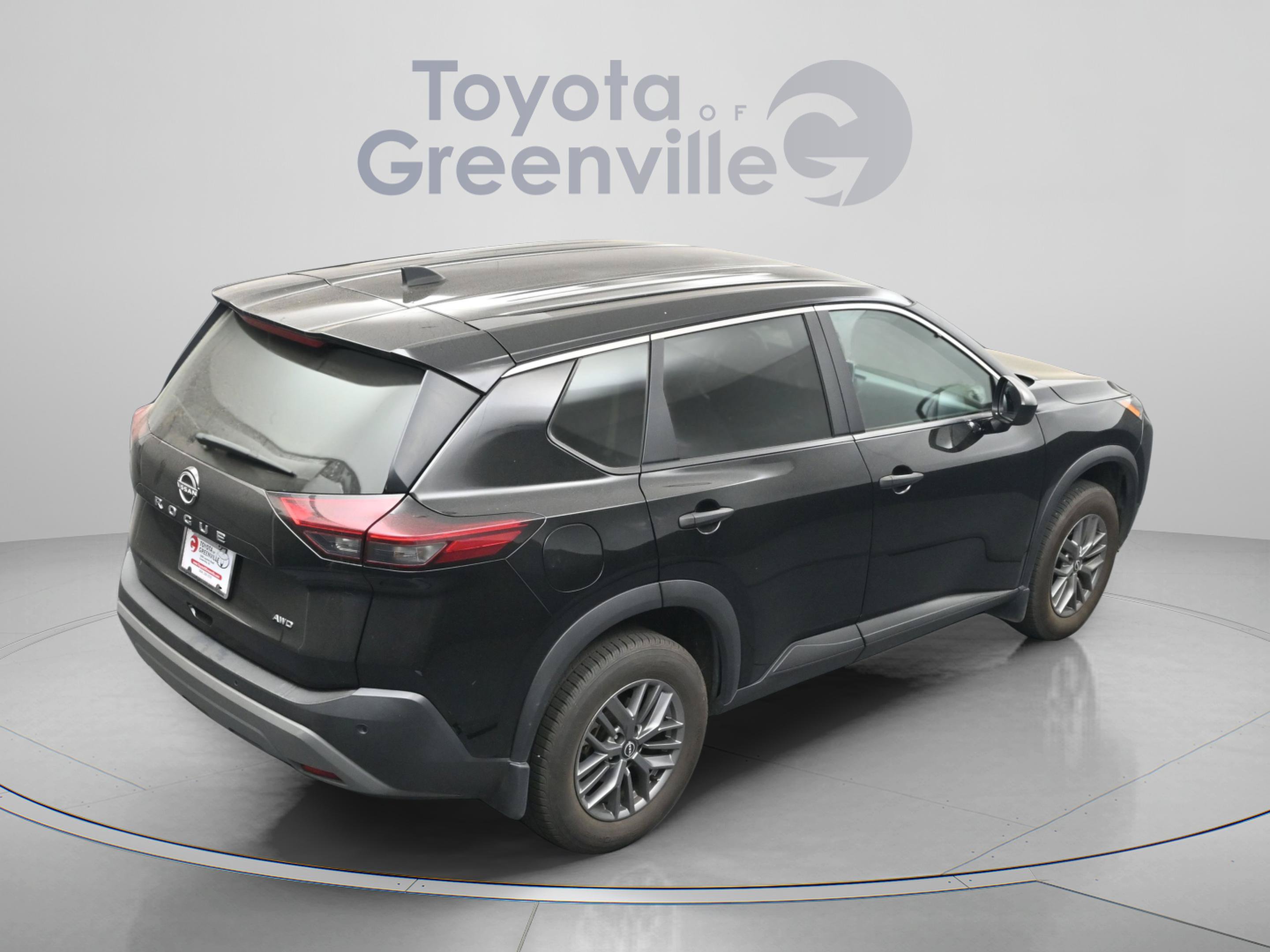 Used 2023 Nissan Rogue S AWD/4WD image 16