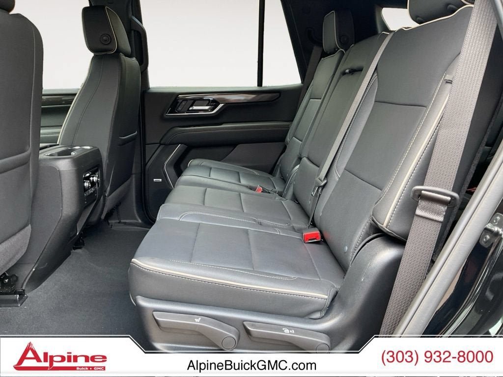 Used 2025 GMC Yukon Elevation AWD/4WD image 13