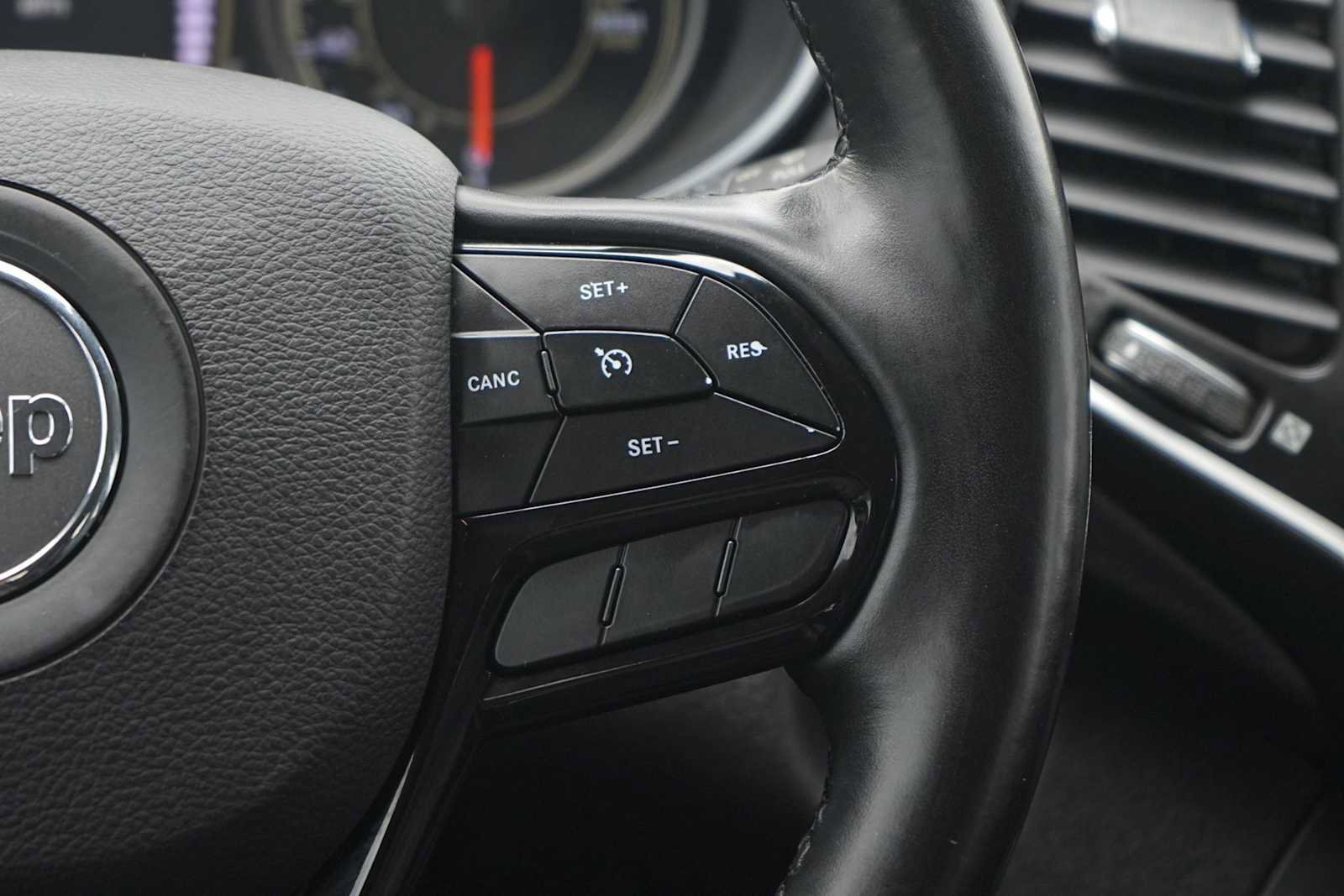 Used 2021 Jeep Cherokee Latitude Plus FWD image 18