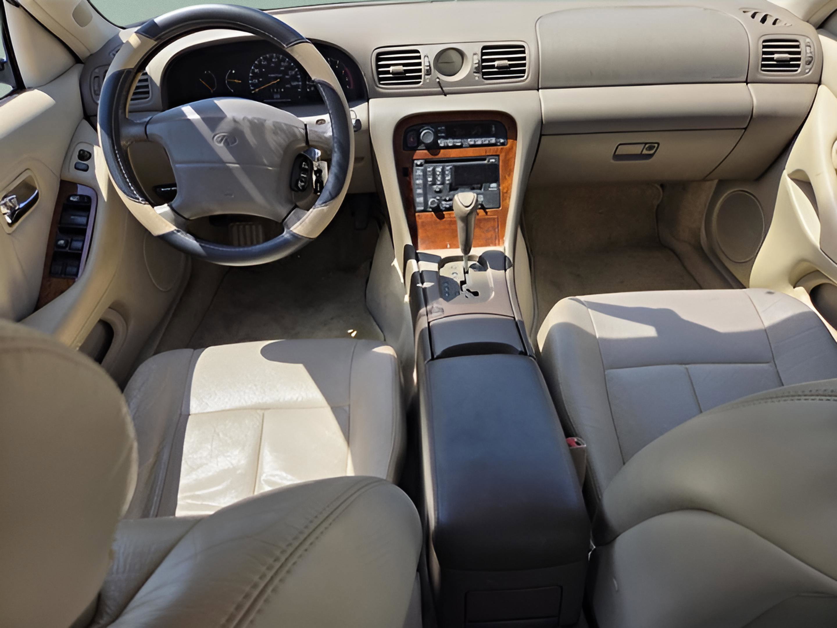 Used 1995 INFINITI J30 image 12