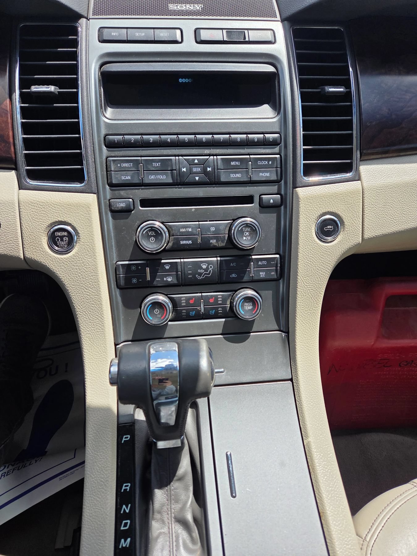 Used 2010 Ford Taurus Limited AWD/4WD image 9