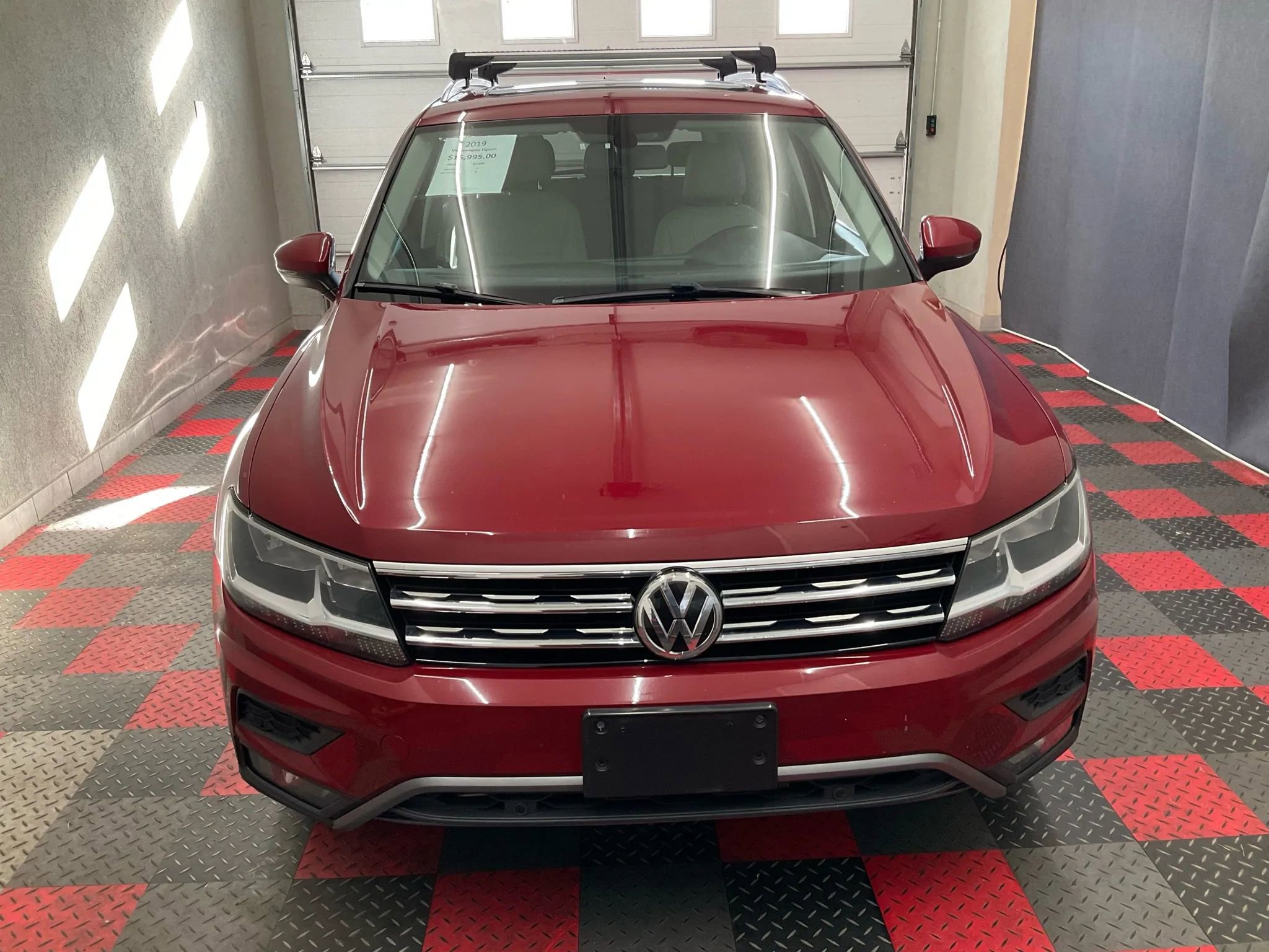 Used 2019 Volkswagen Tiguan SEL image 2