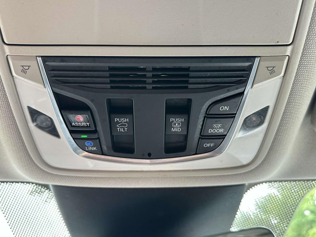 Certified 2023 Acura MDX SH-AWD w/ Technology Package image 15