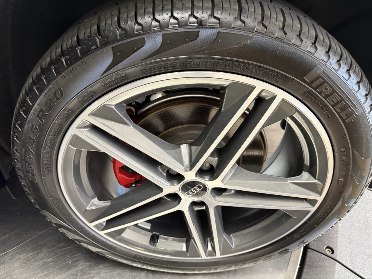 Used 2024 Audi Q5 e Prestige w/ Prestige Package image 30