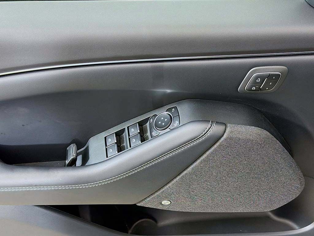 Used 2025 Ford Mustang Mach-E Premium AWD/4WD image 32