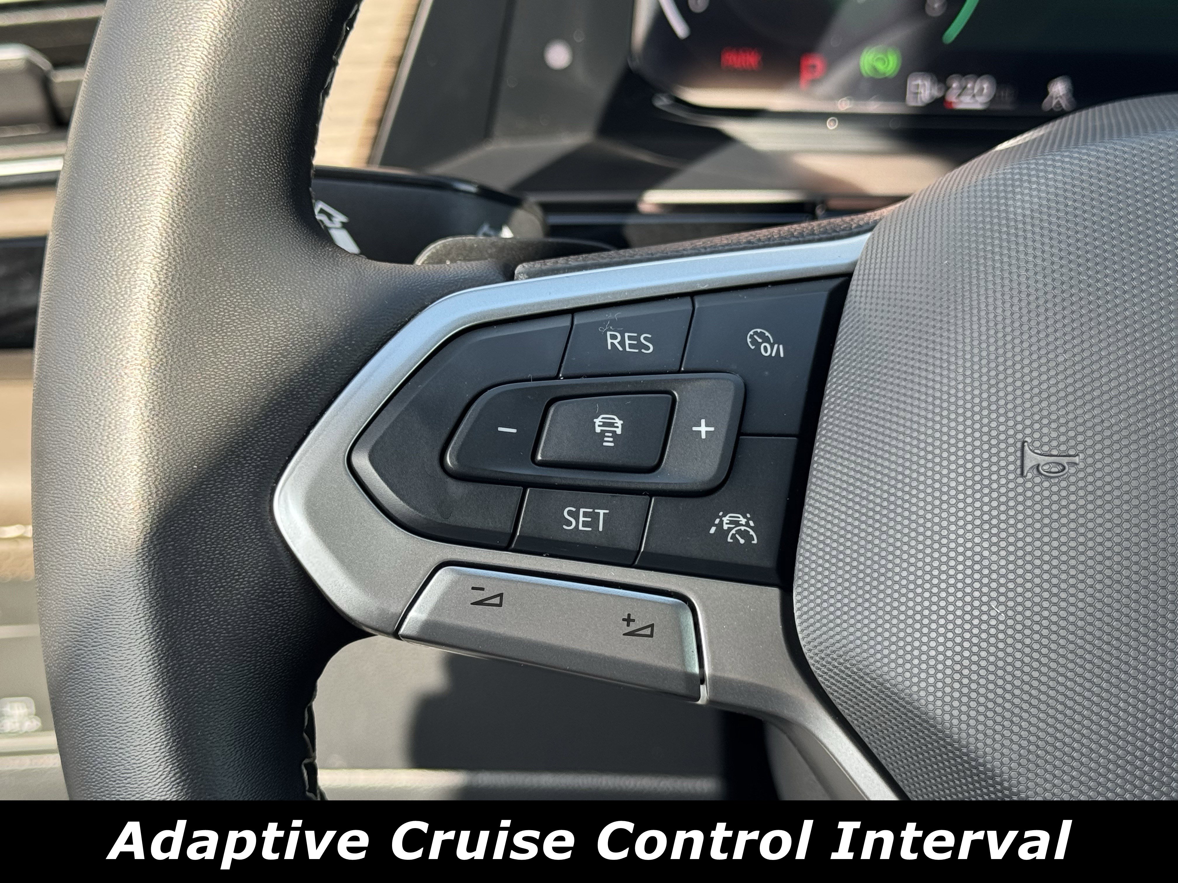 Used 2024 Volkswagen Atlas SEL image 5