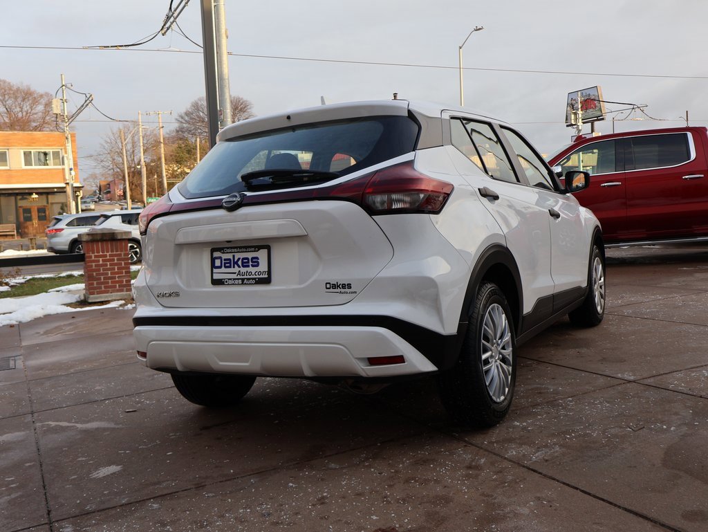 Used 2022 Nissan Kicks S image 7