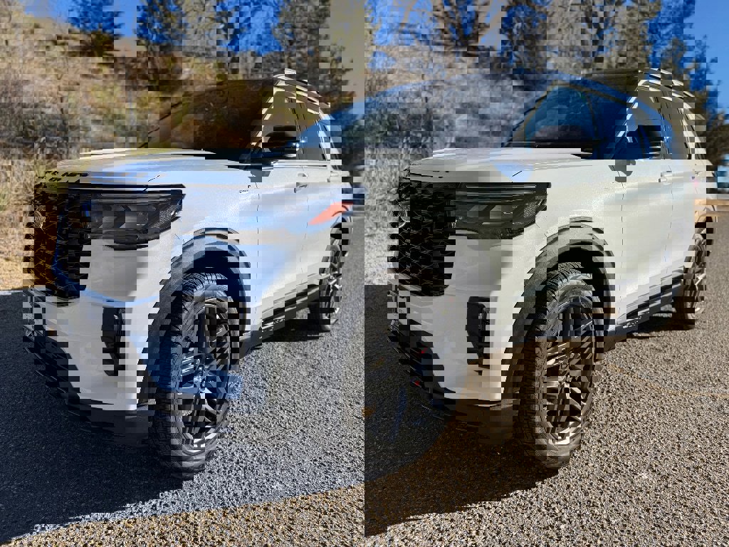 New 2026 Ford Explorer ST-Line w/ ST-Line Street Pack image 8