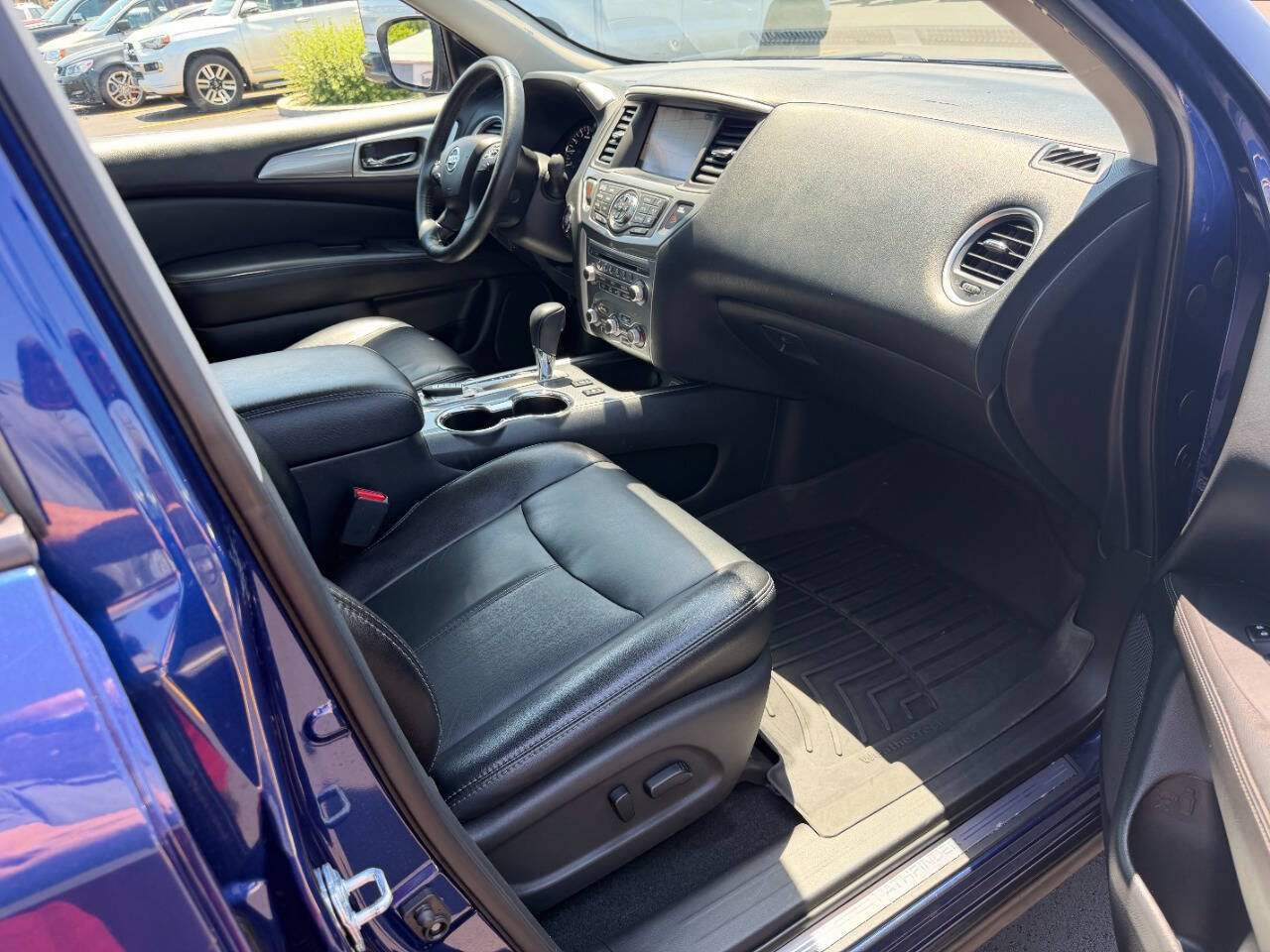 Used 2020 Nissan Pathfinder SL FWD image 16