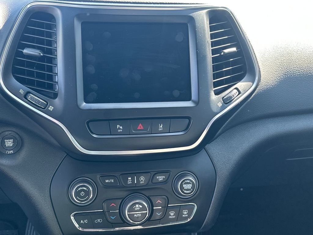 Used 2021 Jeep Cherokee Latitude Lux w/ Sun & Sound Group AWD/4WD image 17