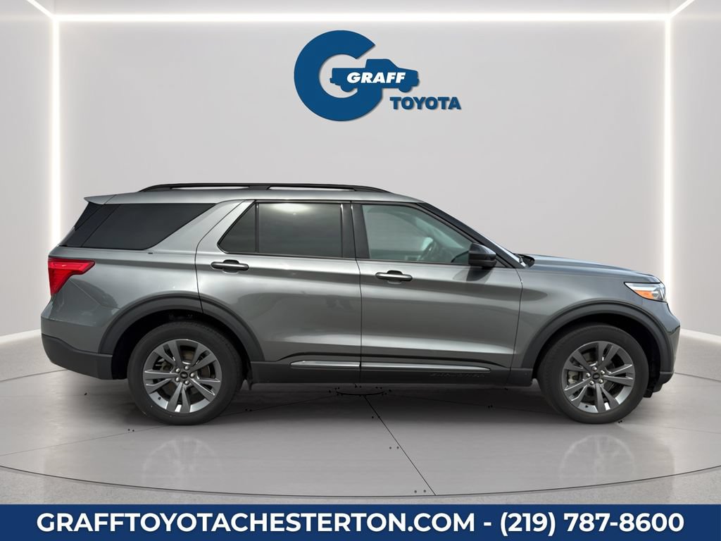 Used 2023 Ford Explorer XLT w/ Equipment Group 202A AWD/4WD image 5