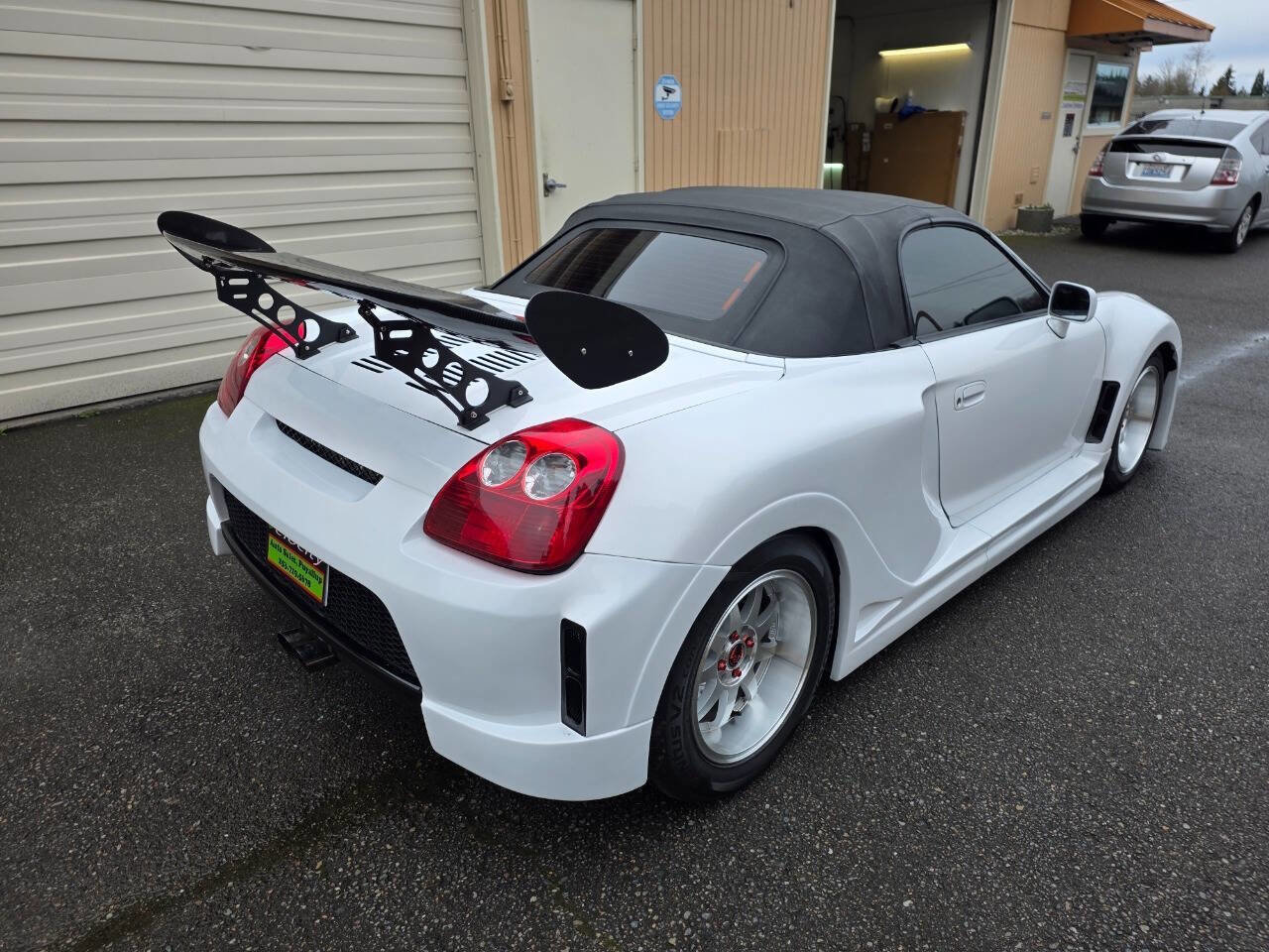 Used 2000 Toyota MR2 image 7