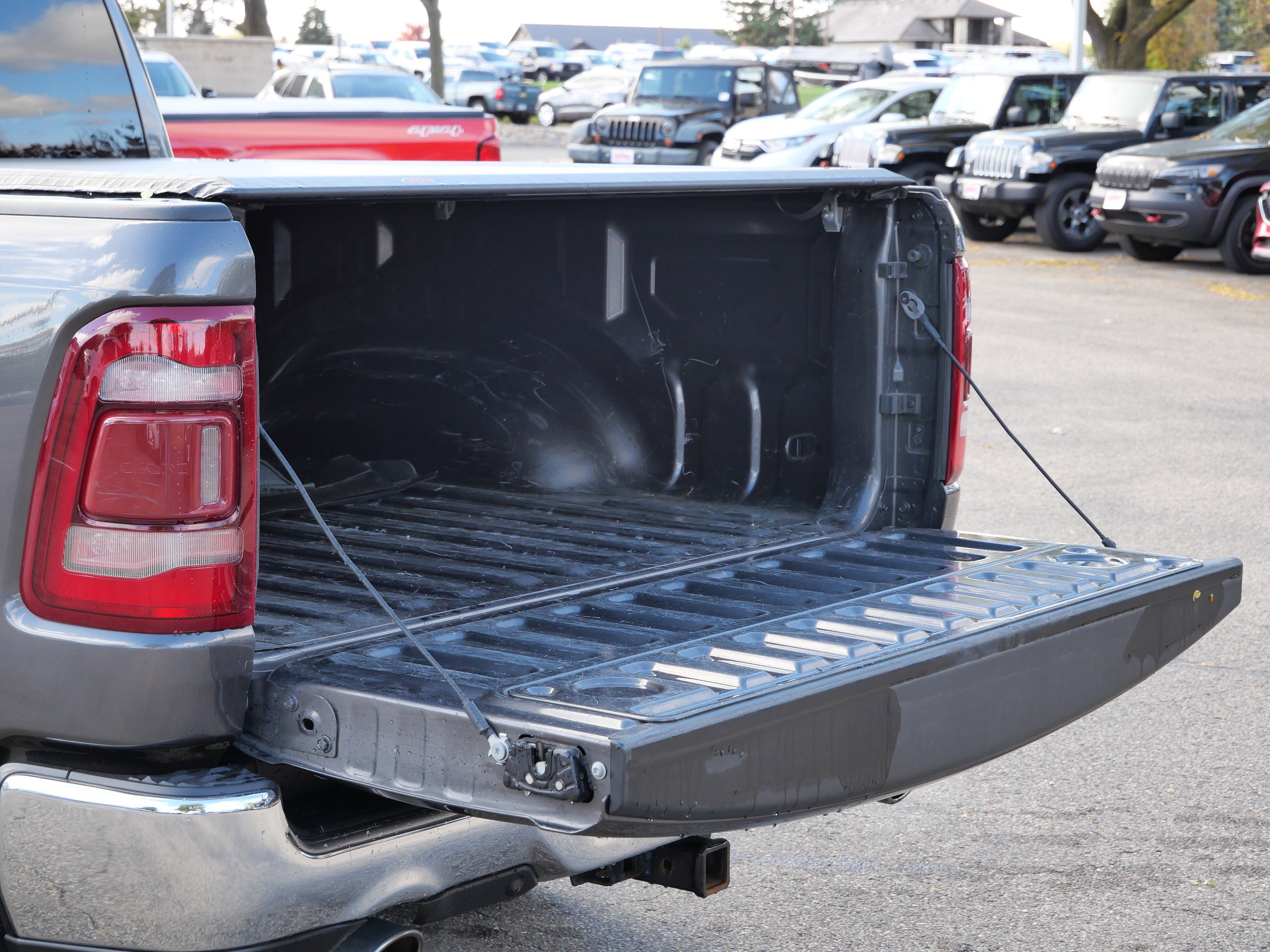 Used 2019 RAM 1500 Laramie image 14