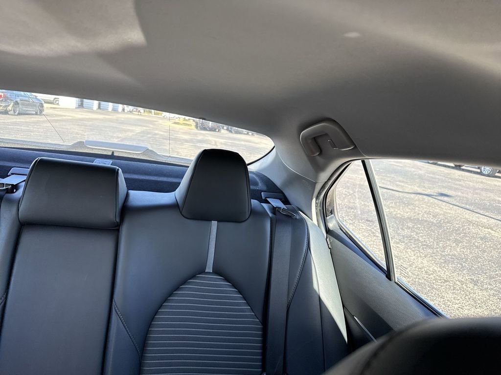 Used 2020 Toyota Camry SE image 14