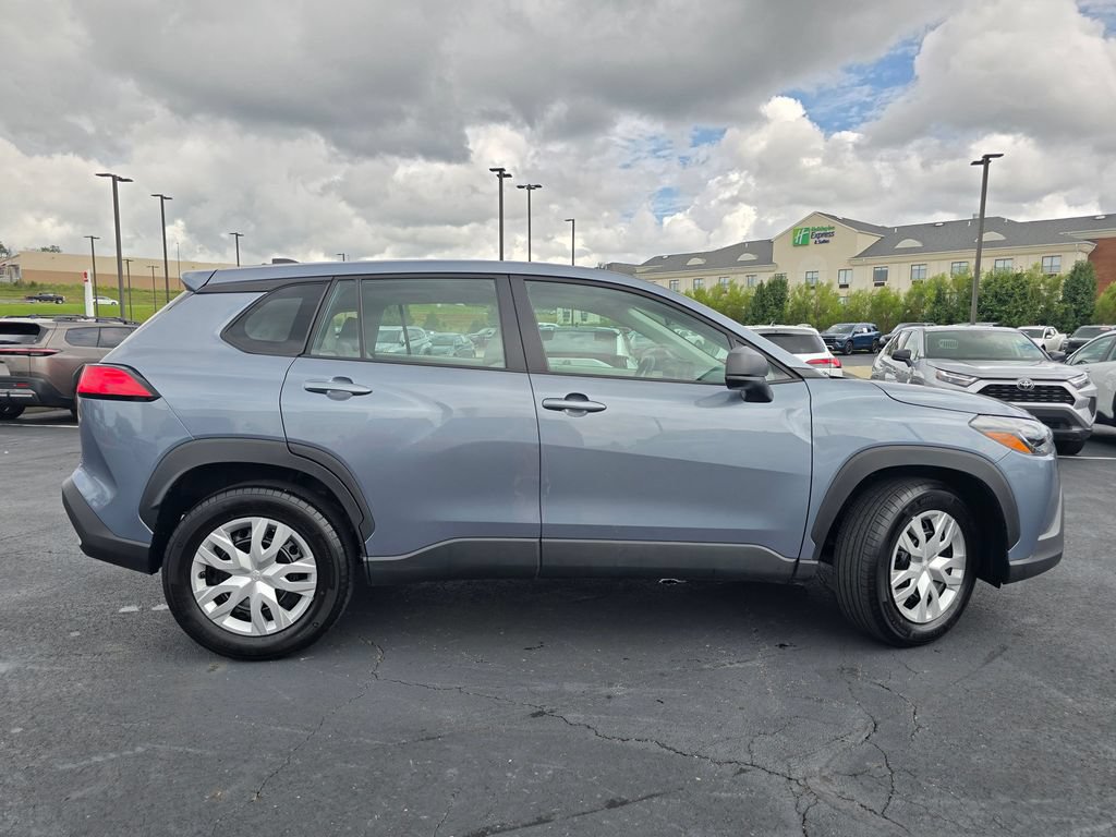 Used 2025 Toyota Corolla Cross L FWD image 9
