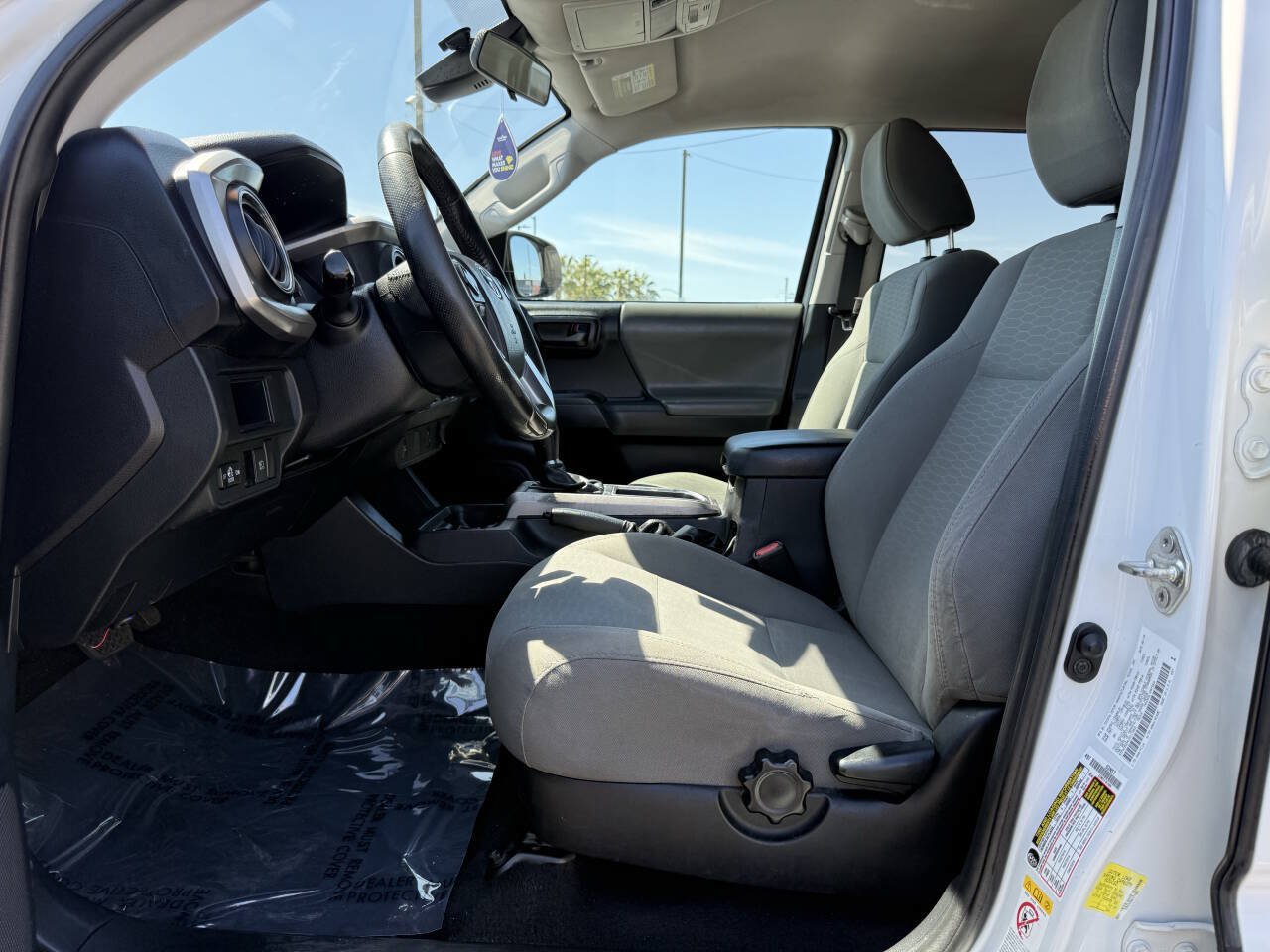 Used 2018 Toyota Tacoma SR5 RWD image 10