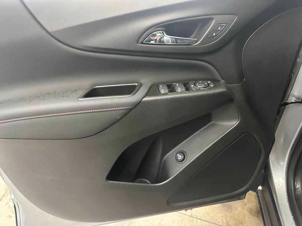 Certified 2023 Chevrolet Equinox RS w/ LPO, Floor Liner Package image 7