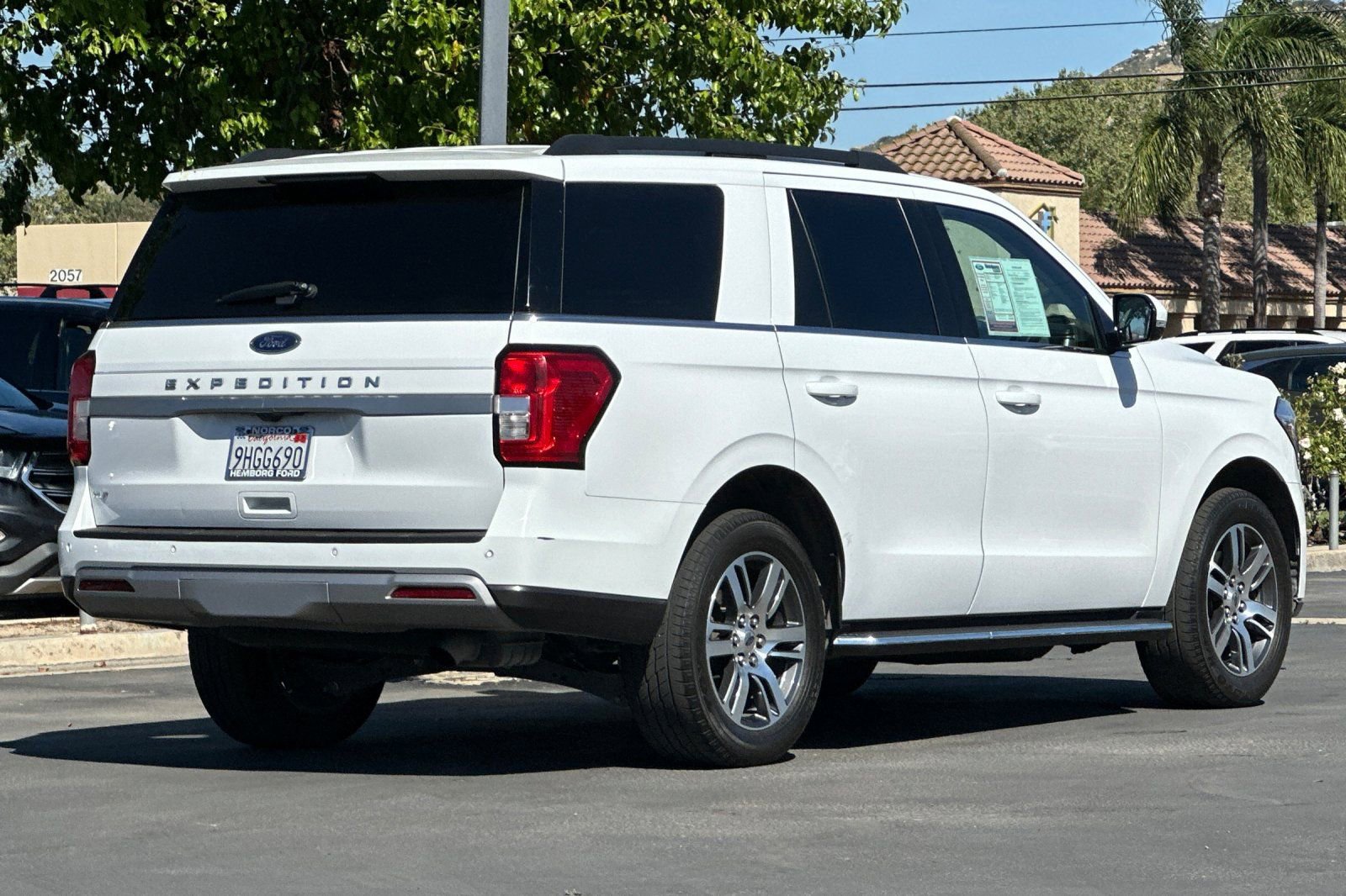 Used 2023 Ford Expedition XLT image 4