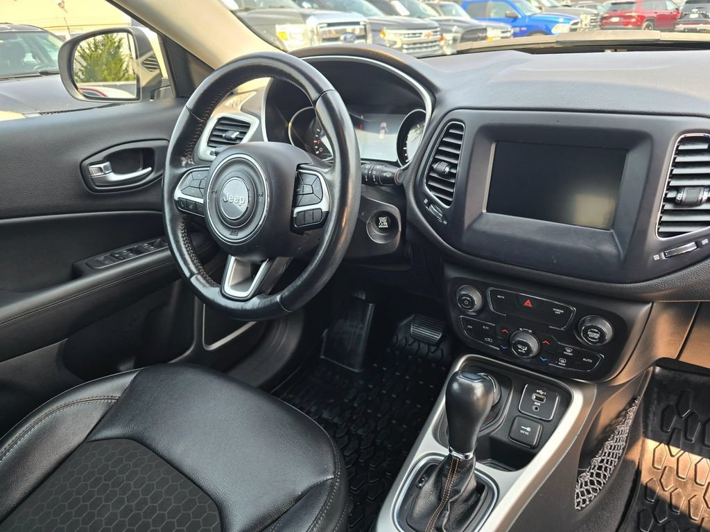 Used 2021 Jeep Compass Latitude w/ Convenience Group AWD/4WD image 12