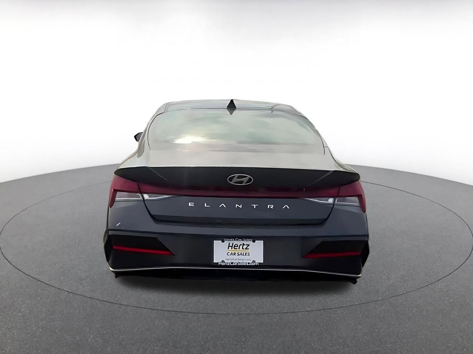 Used 2025 Hyundai Elantra SEL FWD image 11