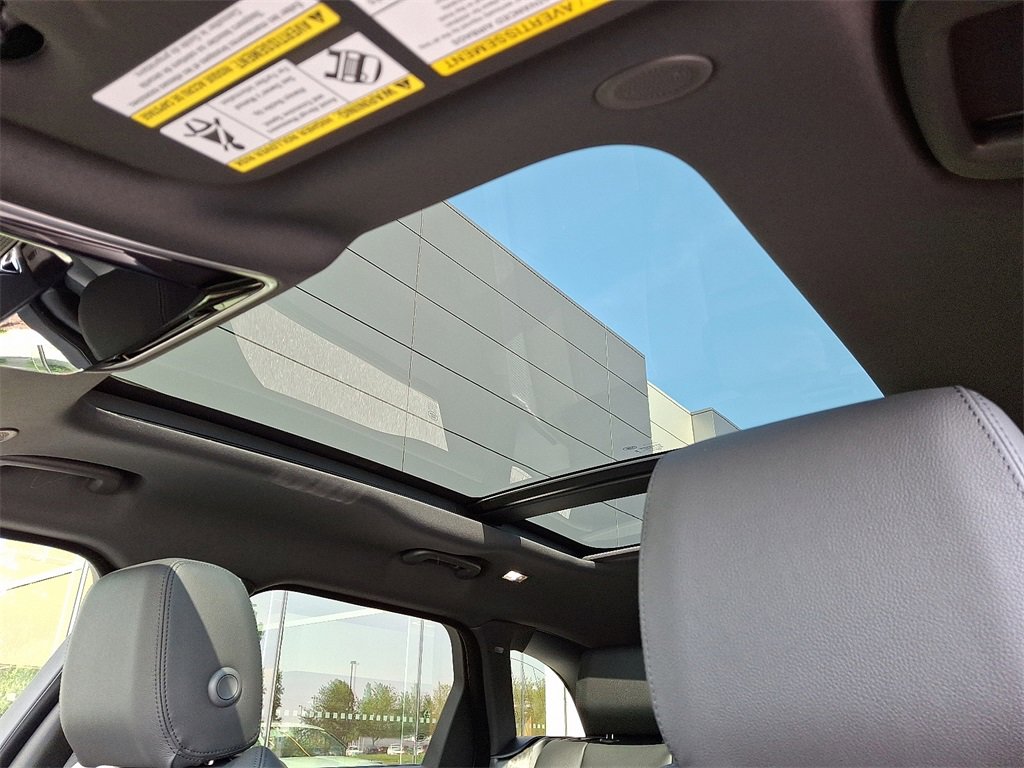 New 2026 Land Rover Range Rover Velar Dynamic SE image 11