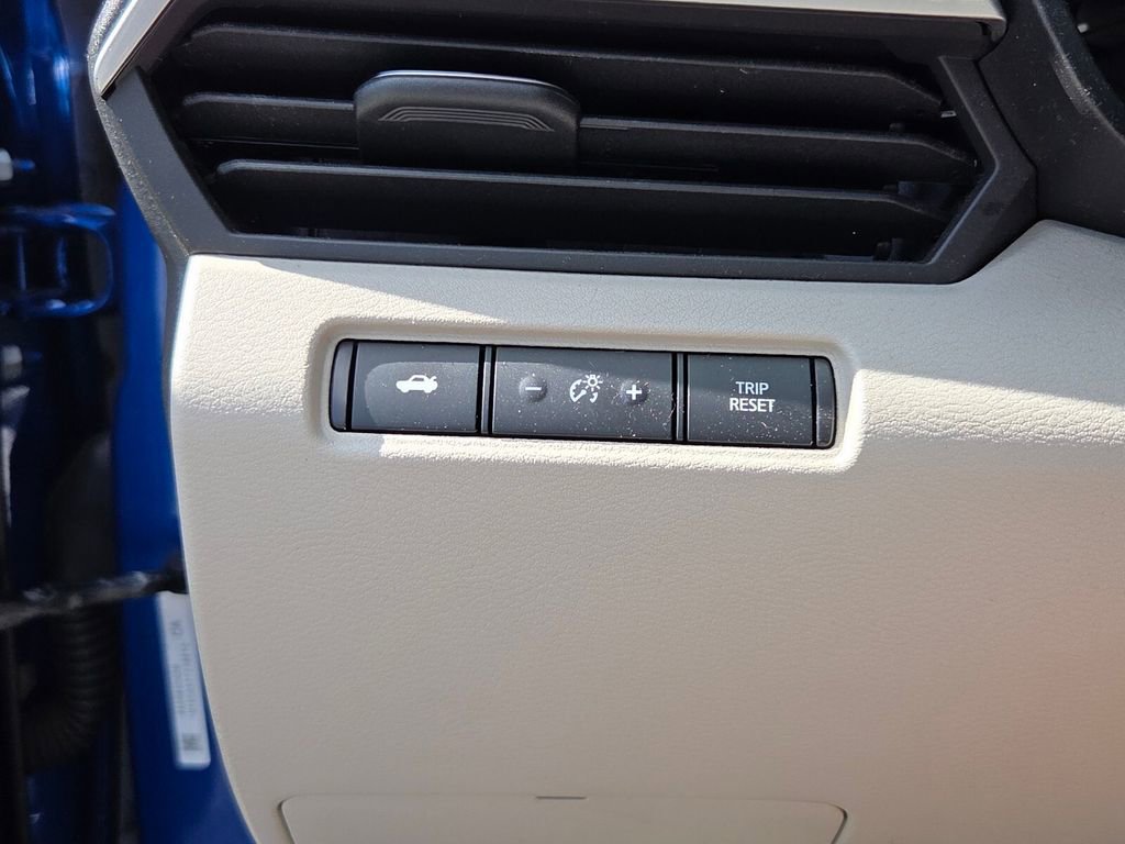 Used 2025 Nissan Altima 2.5 SV image 24