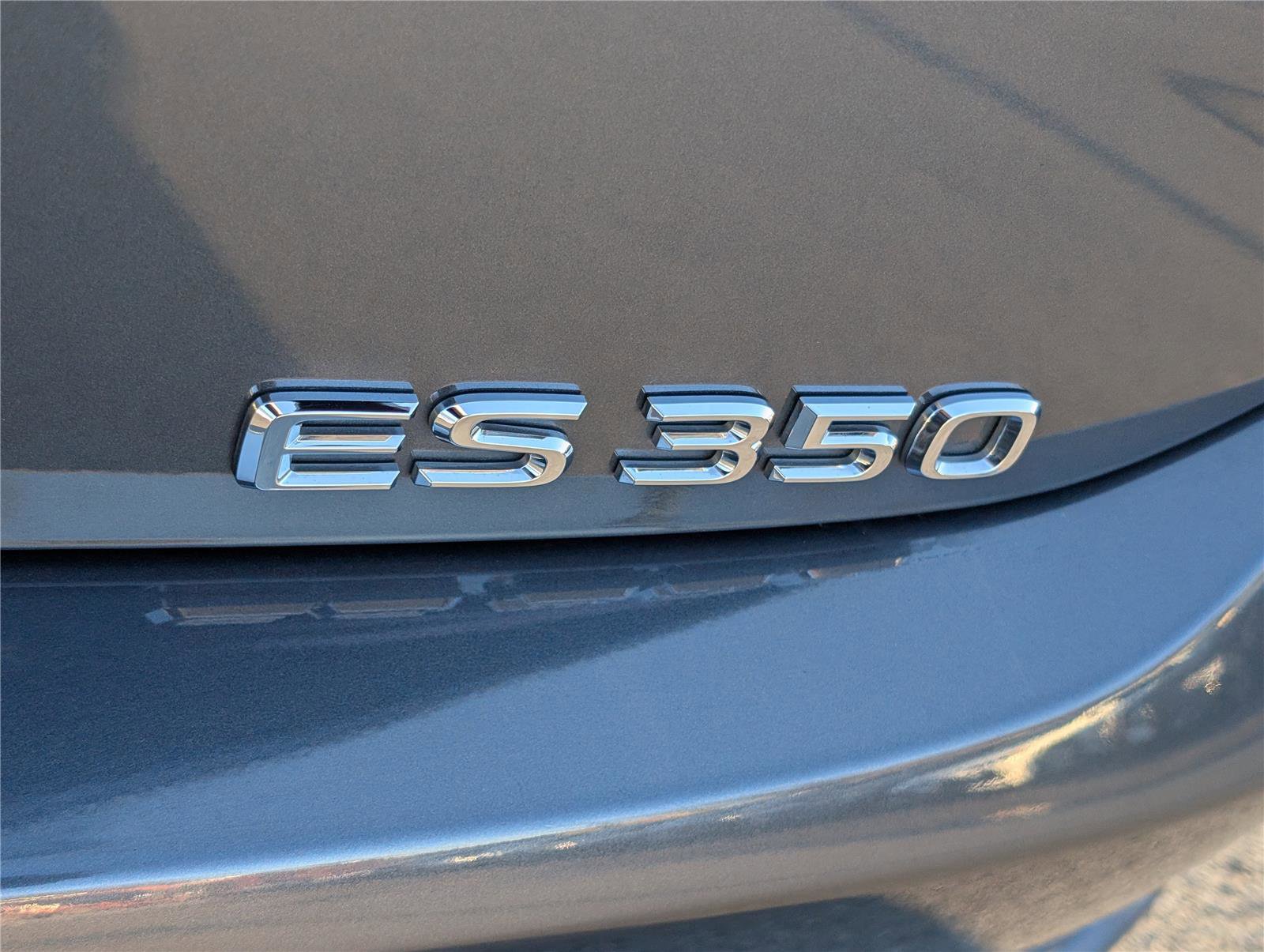 Certified 2022 Lexus ES 350 w/ Premium Package image 9