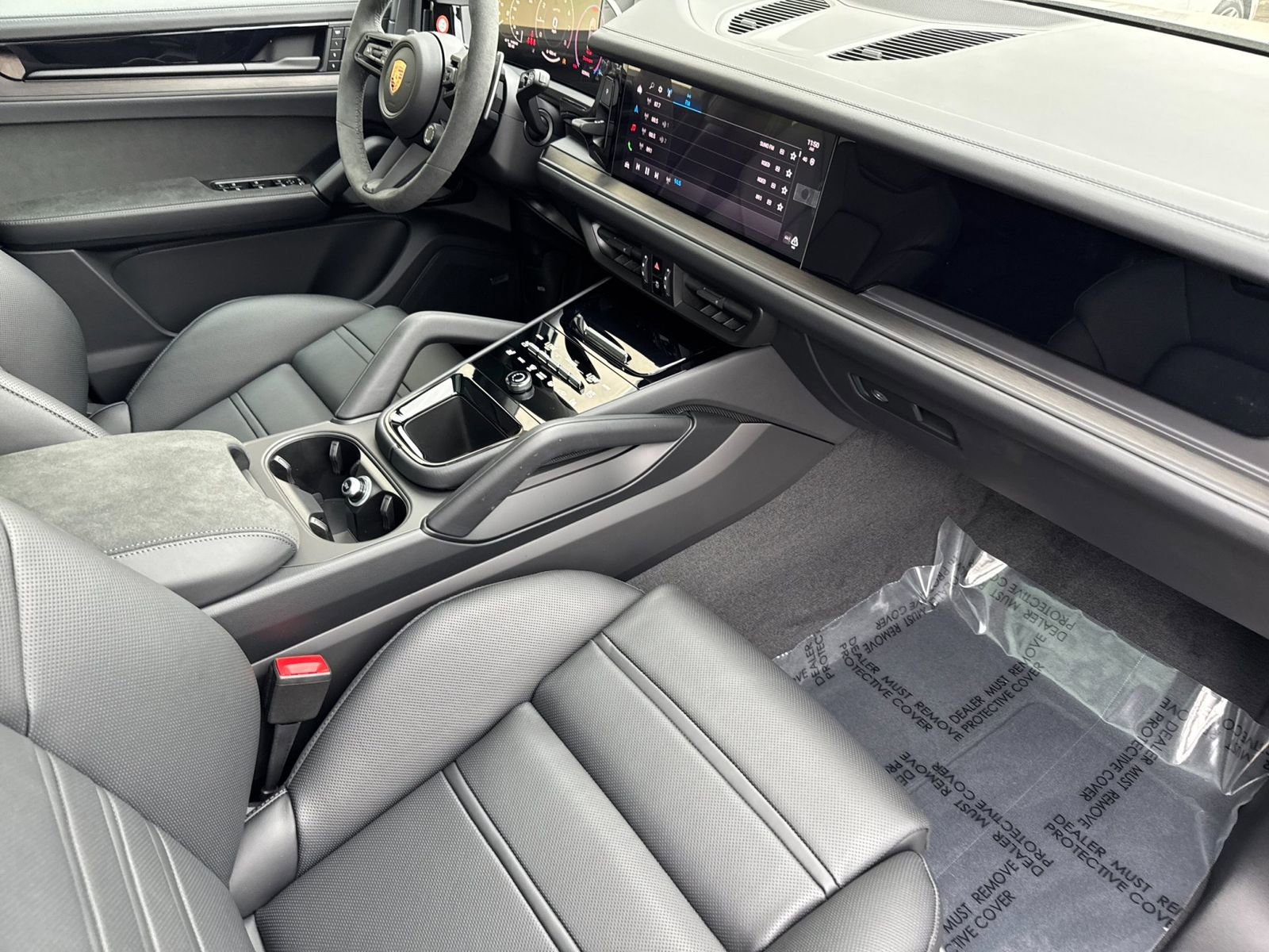 New 2026 Porsche Cayenne GTS image 18