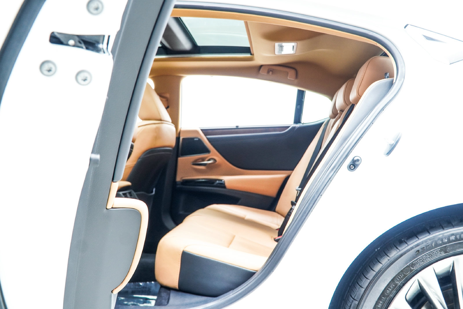Used 2022 Lexus ES 350 Ultra Luxury w/ Accessory Package 2 FWD image 44