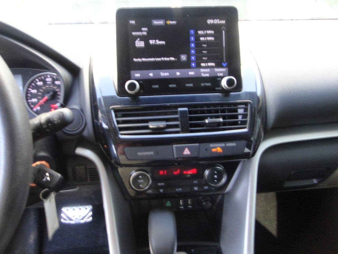 Used 2022 Mitsubishi Eclipse Cross LE AWD/4WD image 8