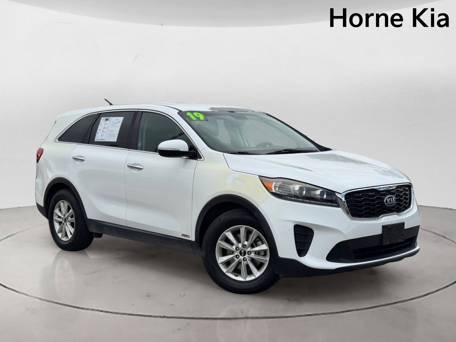 Used 2019 Kia Sorento LX image 2