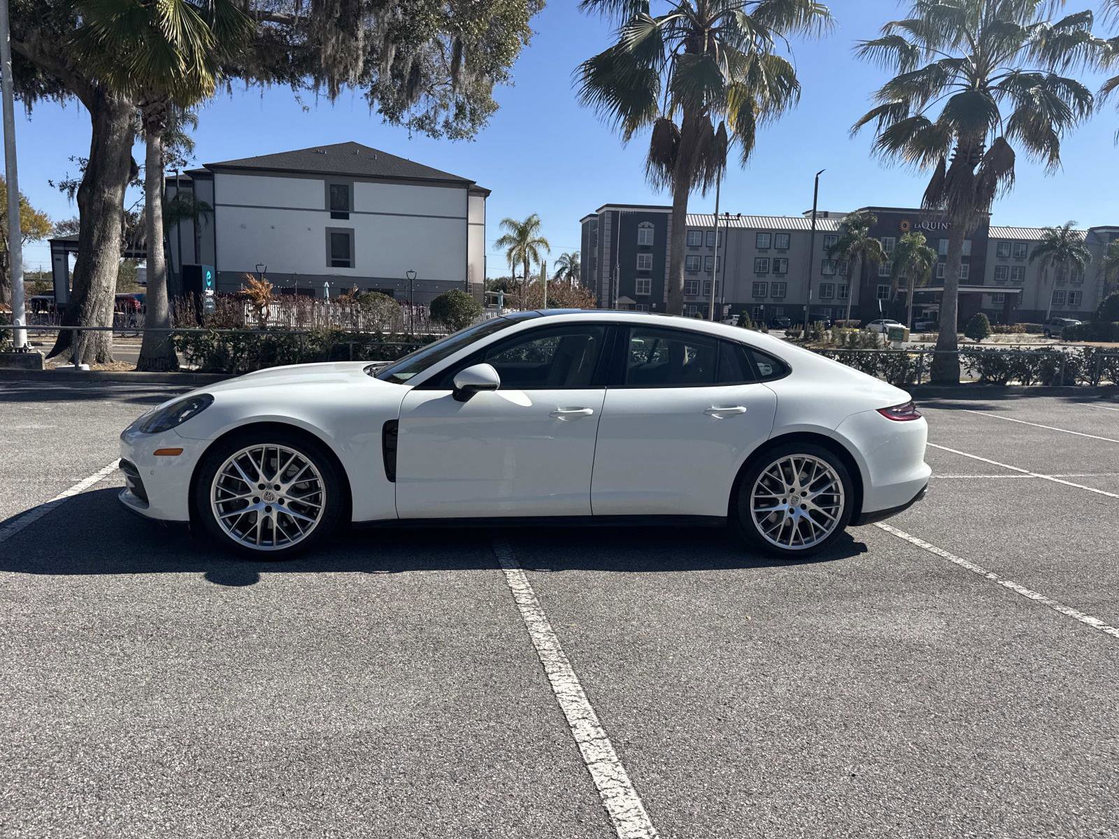 Used 2019 Porsche Panamera 4 image 7