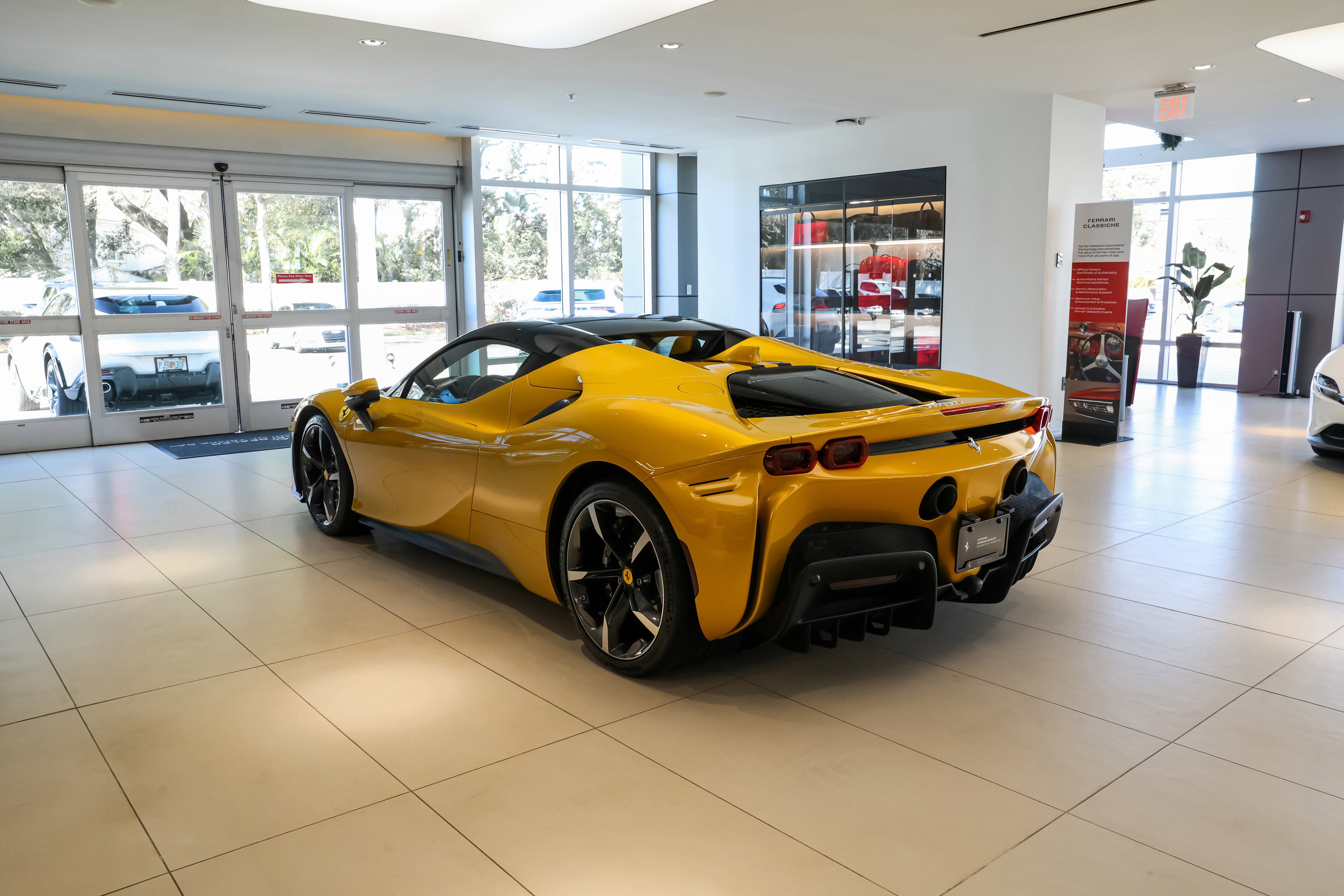 Used 2024 Ferrari SF90 Spider image 51