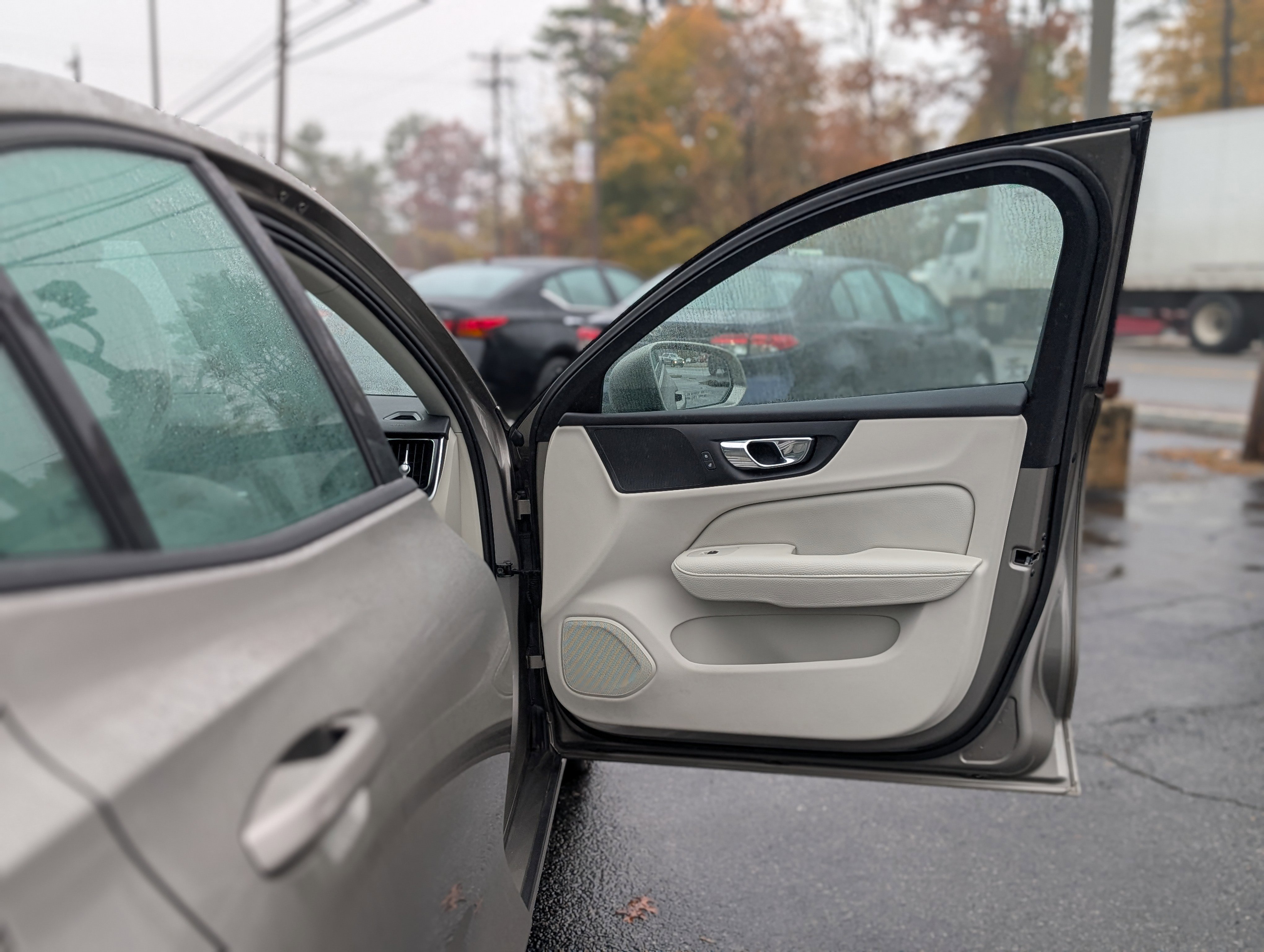 Used 2020 Volvo S60 T6 Momentum image 47