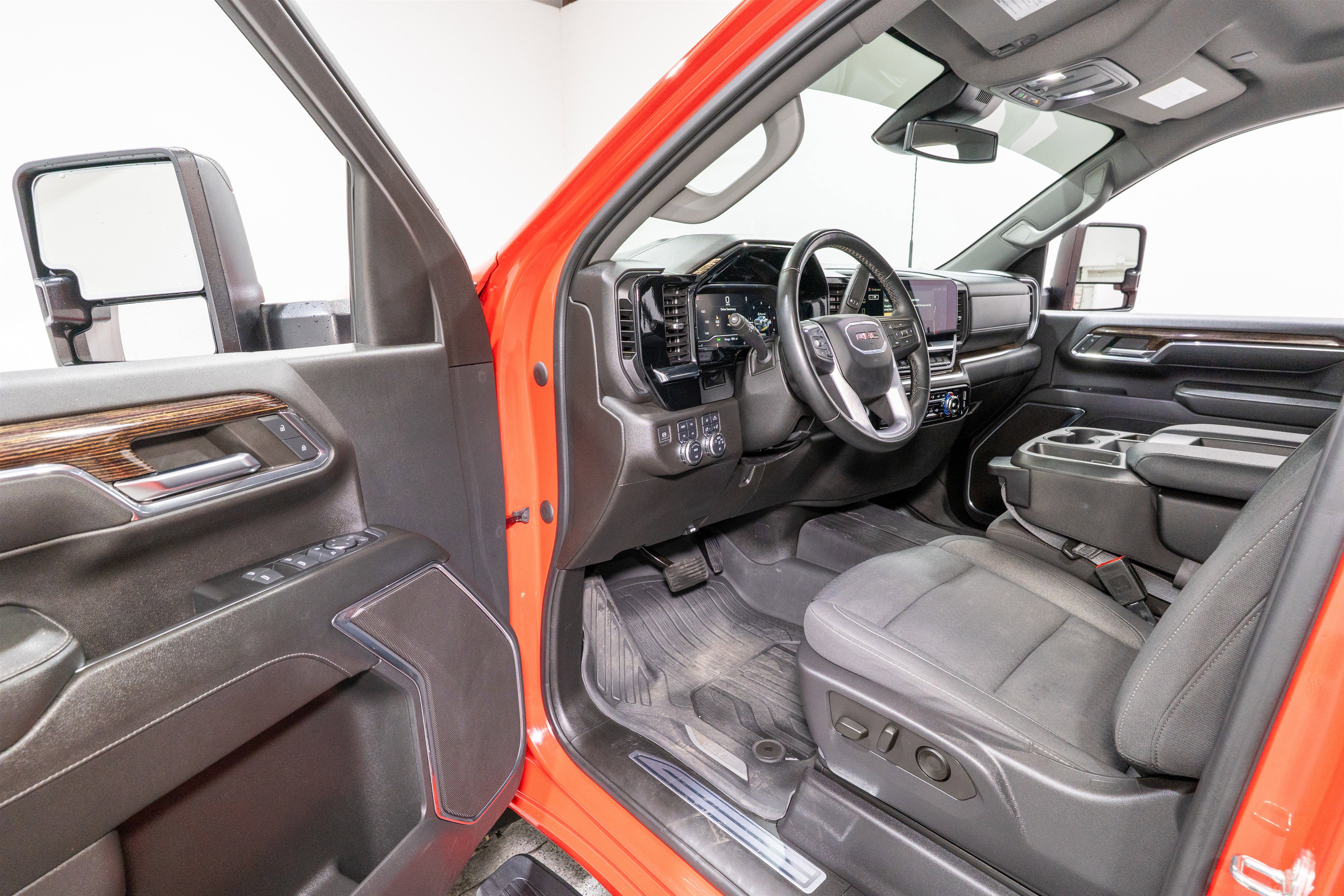 Used 2024 GMC Sierra 2500 SLE w/ SLE Value Package image 15