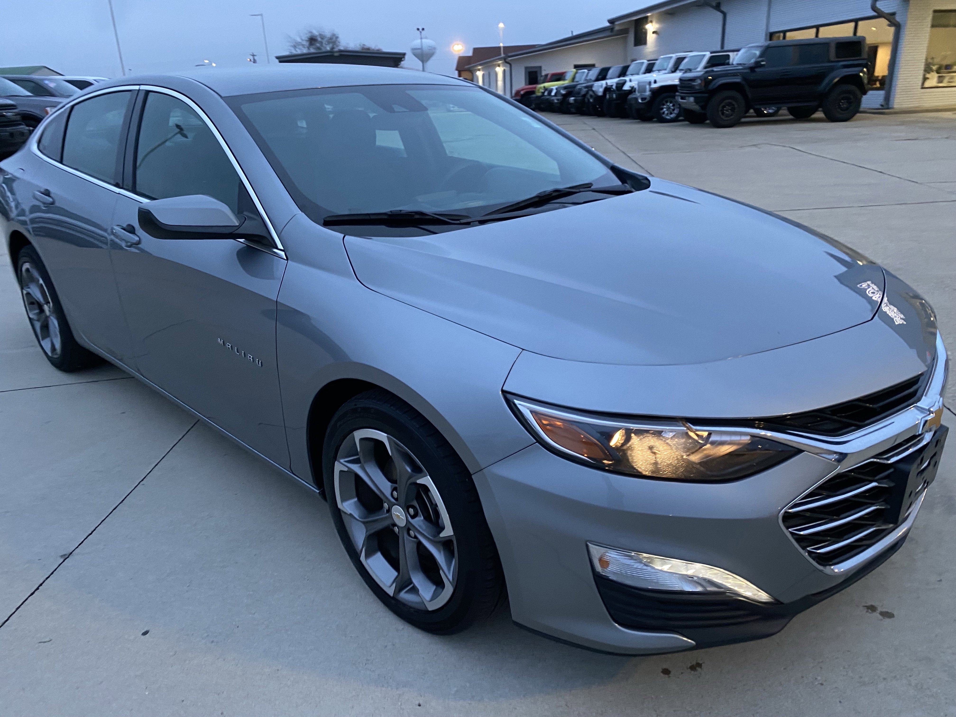 Used 2024 Chevrolet Malibu LT image 3