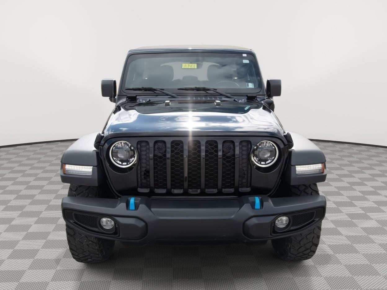 Used 2023 Jeep Wrangler Unlimited w/ Cold Weather Group AWD/4WD video 2