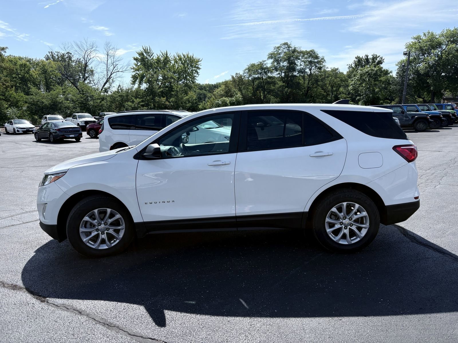Used 2020 Chevrolet Equinox LS w/ LS Convenience Package image 7