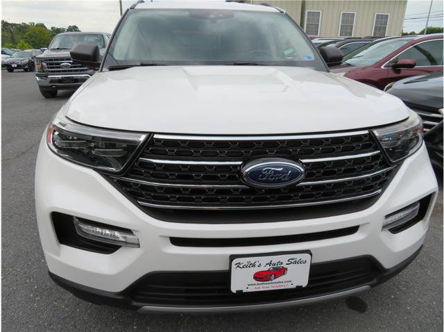 Used 2020 Ford Explorer XLT w/ Equipment Group 202A AWD/4WD image 16