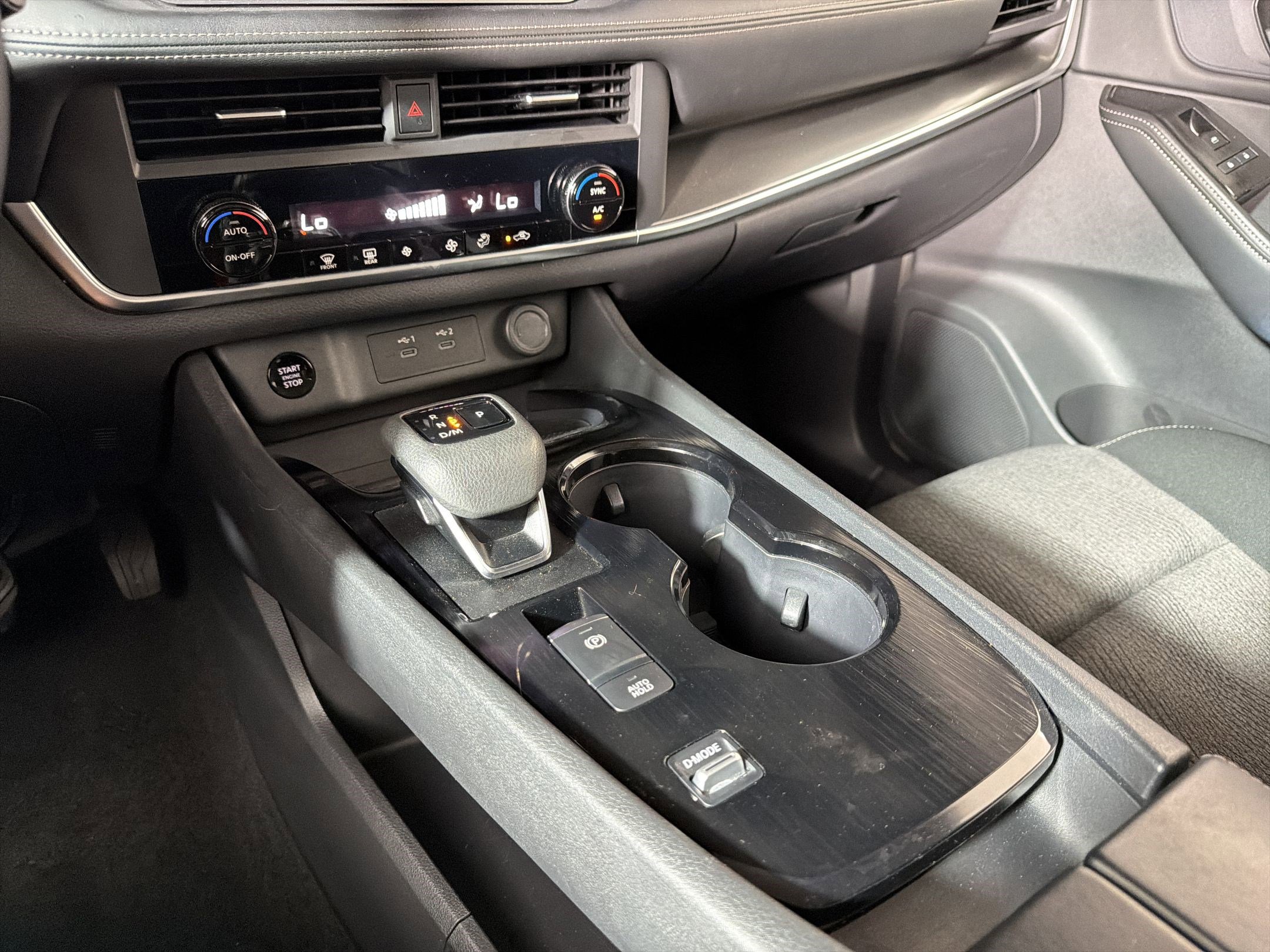 Used 2025 Nissan Rogue SV FWD image 24