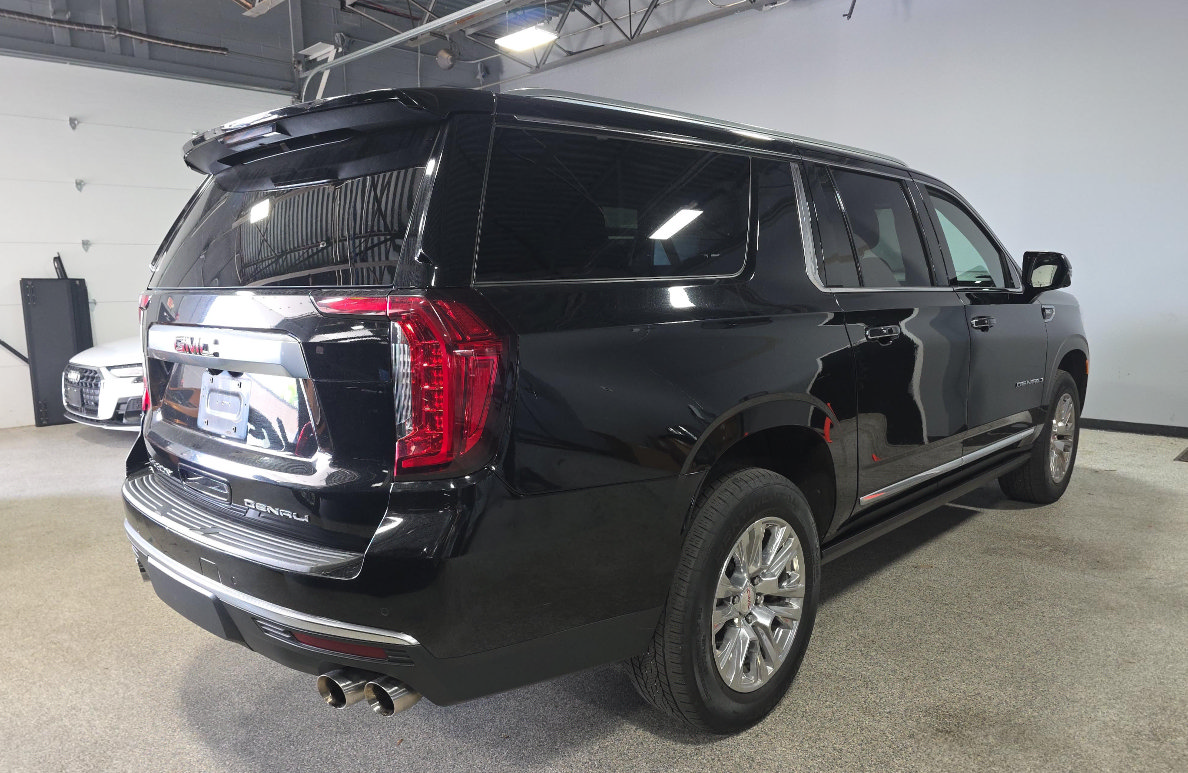Used 2021 GMC Yukon XL Denali AWD/4WD image 2