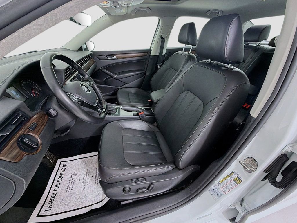 Used 2020 Volkswagen Passat 2.0T SEL image 23