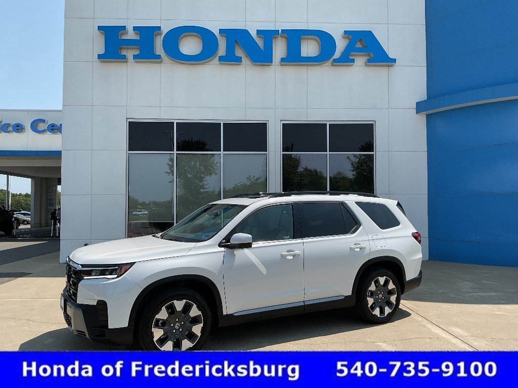 Certified 2026 Honda Pilot Touring image 1