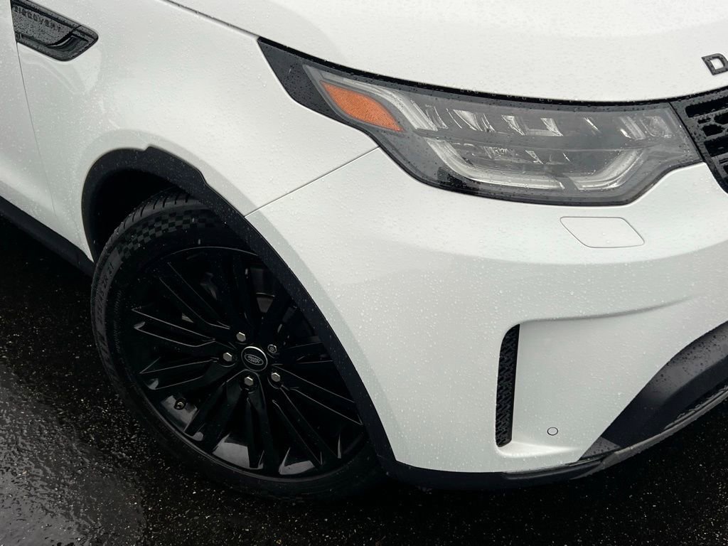 Used 2017 Land Rover Discovery HSE Luxury AWD/4WD image 2