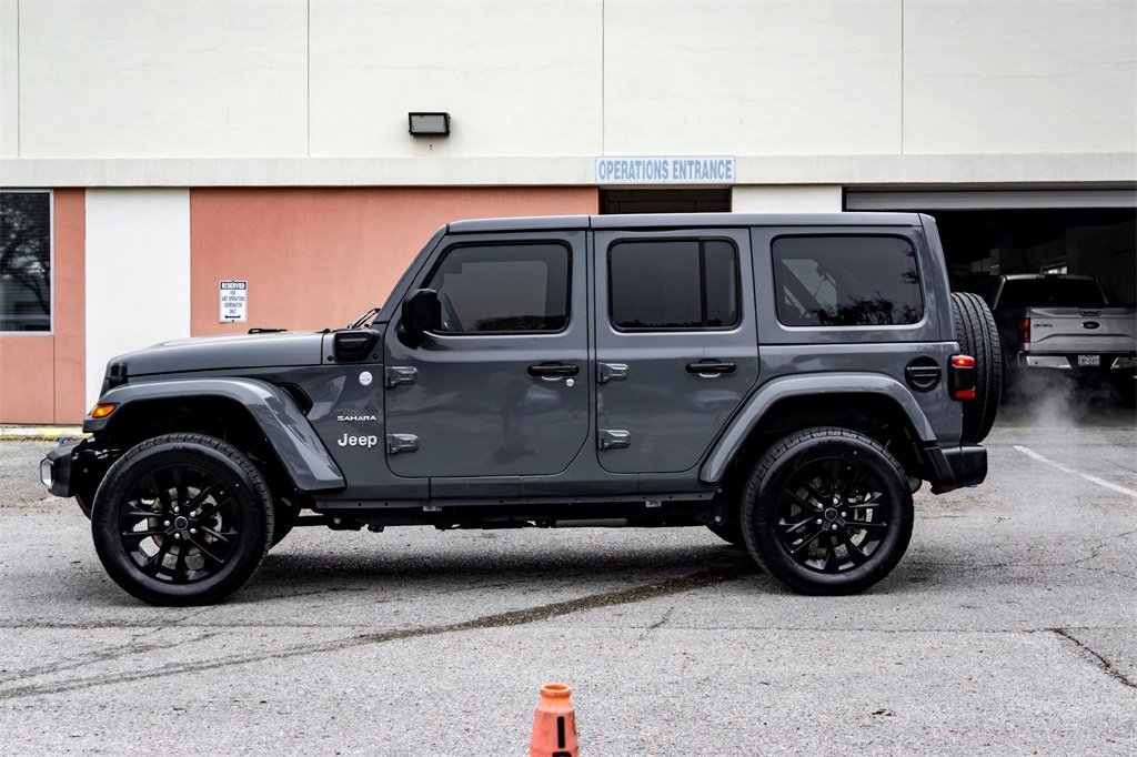 Used 2024 Jeep Wrangler Unlimited Sahara image 8