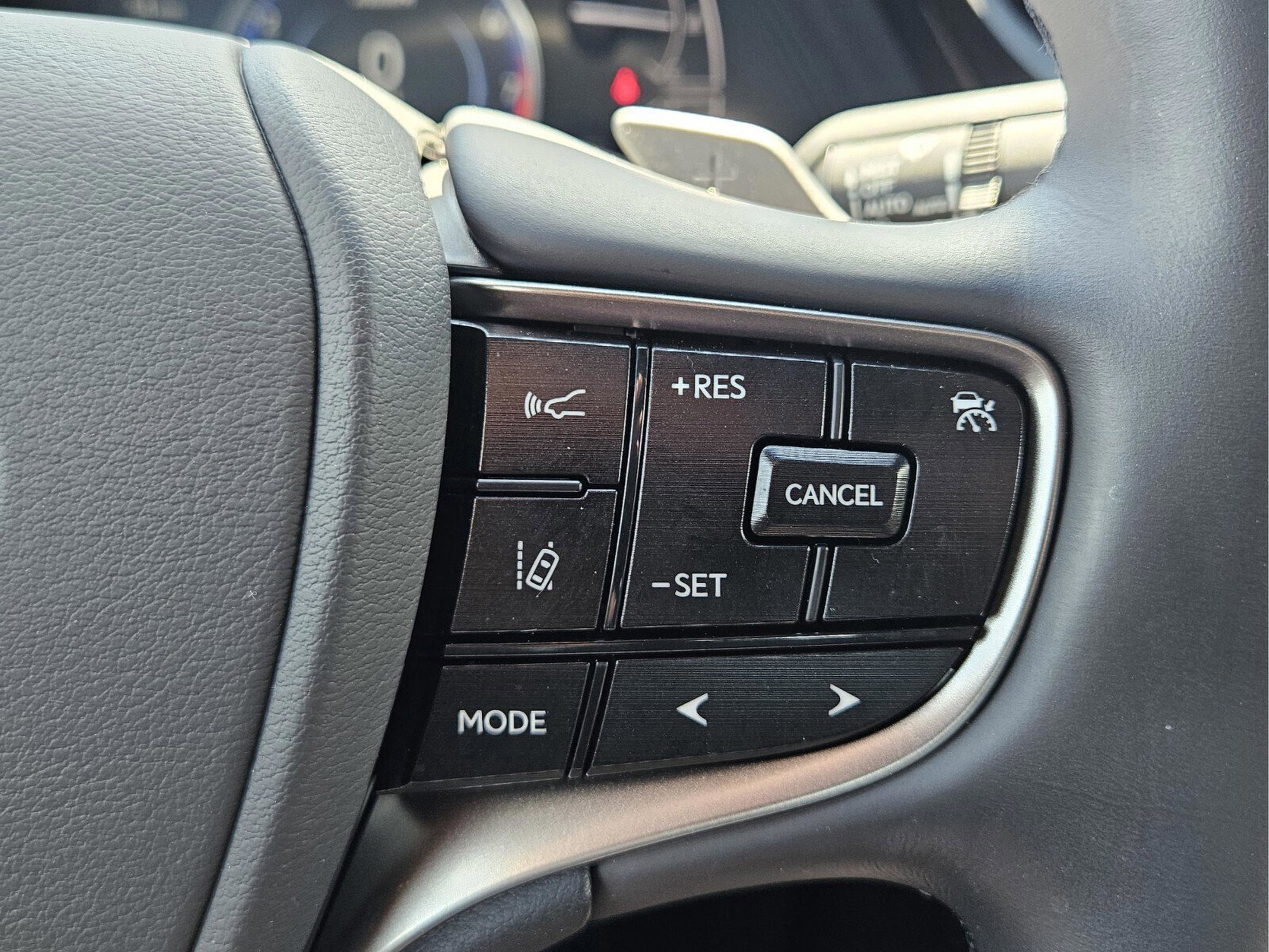 Certified 2025 Lexus ES 350 w/ Premium Package FWD image 17