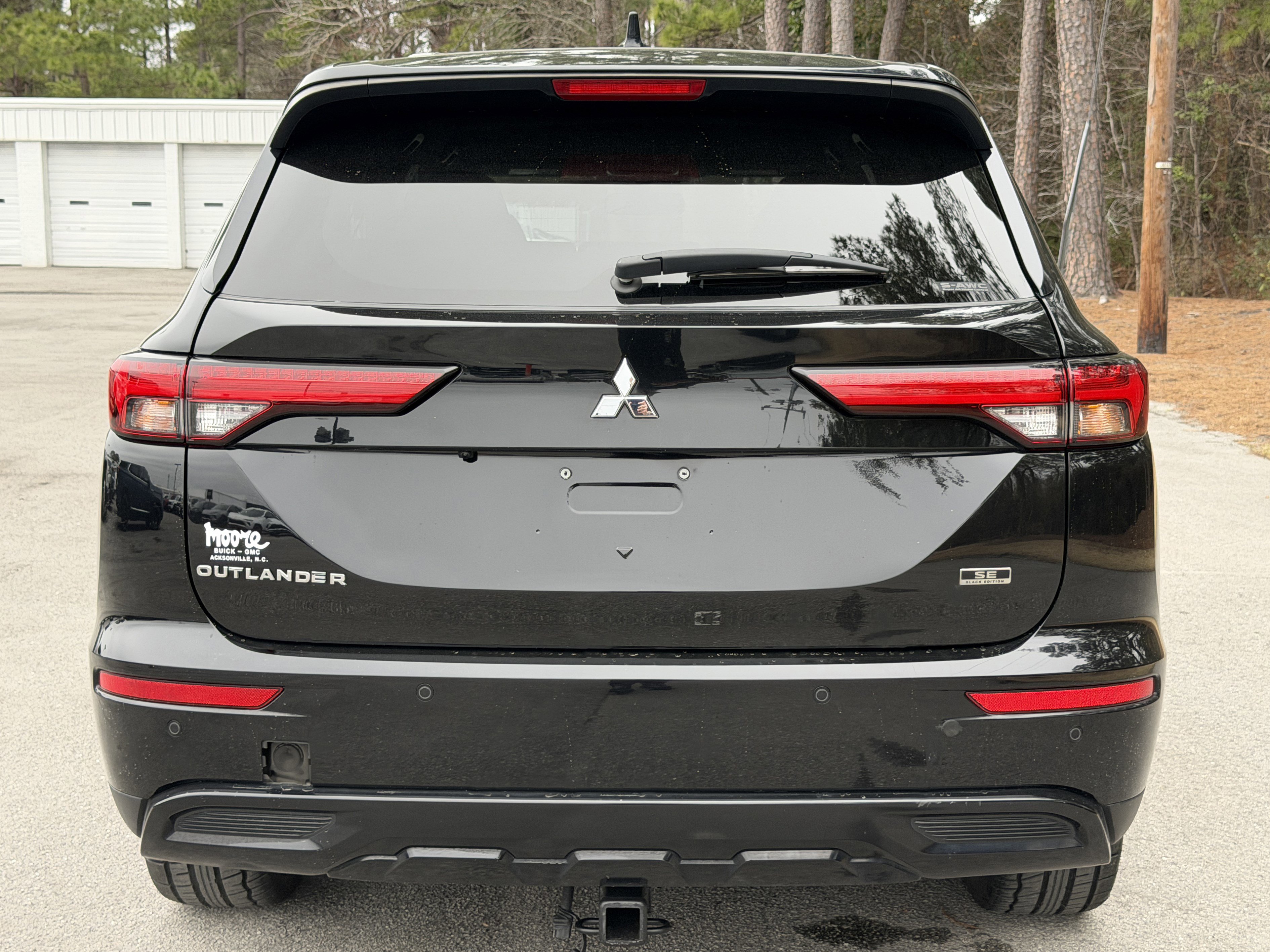 Used 2023 Mitsubishi Outlander SE Black Edition image 11