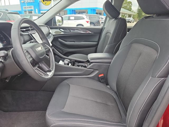 Used 2023 Jeep Grand Cherokee L Laredo RWD image 16