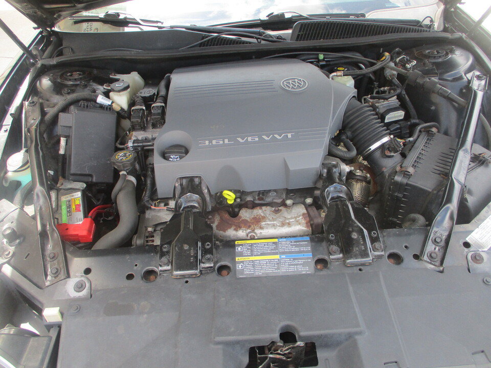 Used 2005 Buick LaCrosse CXS w/ Gold Convenience Package FWD image 4